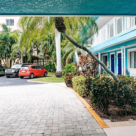 Bayside Inn And Marina Treasure Island Bagian luar foto