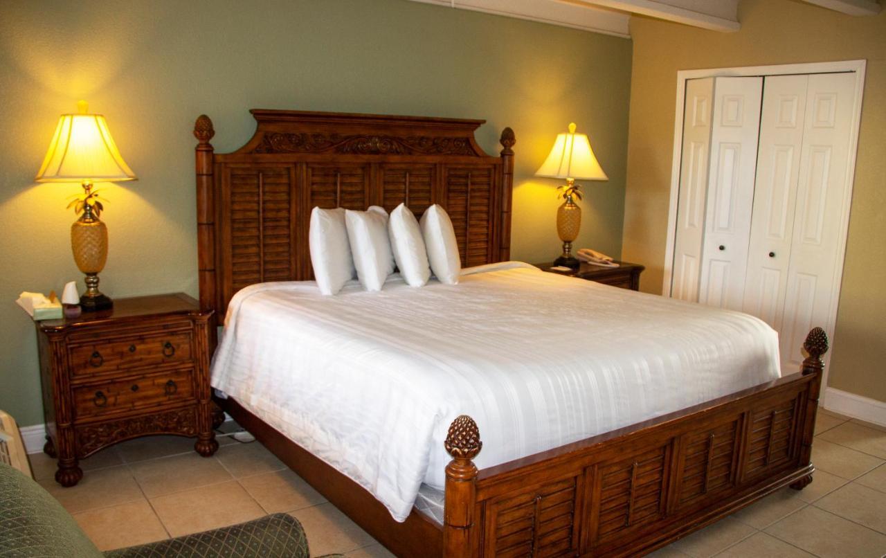 Bayside Inn And Marina Treasure Island Bagian luar foto
