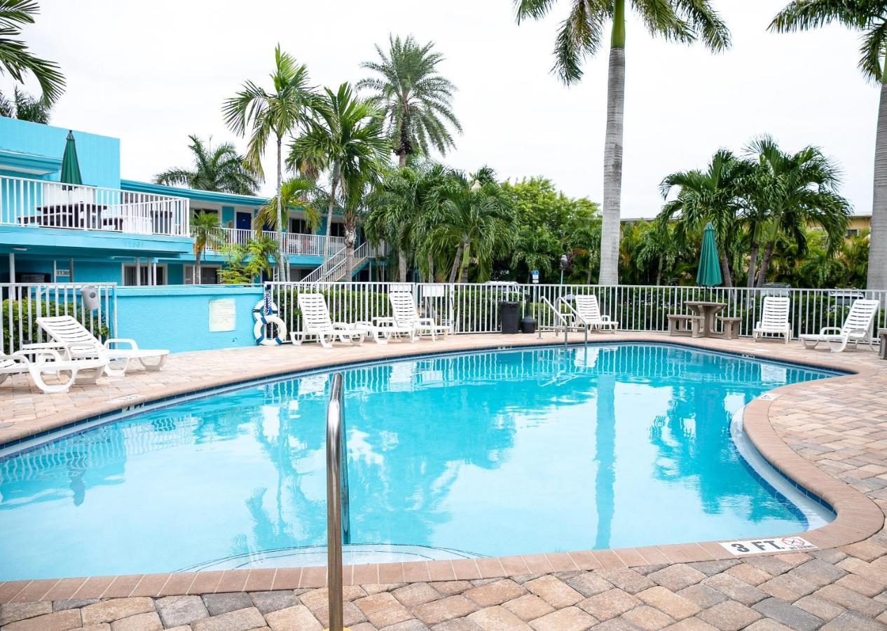Bayside Inn And Marina Treasure Island Bagian luar foto