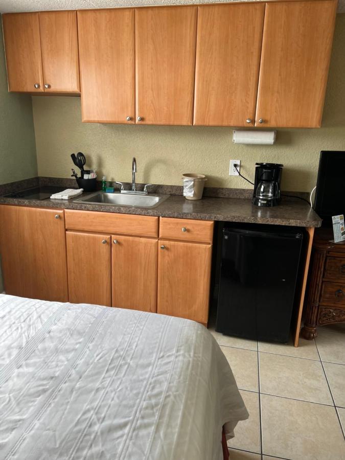 Bayside Inn And Marina Treasure Island Bagian luar foto