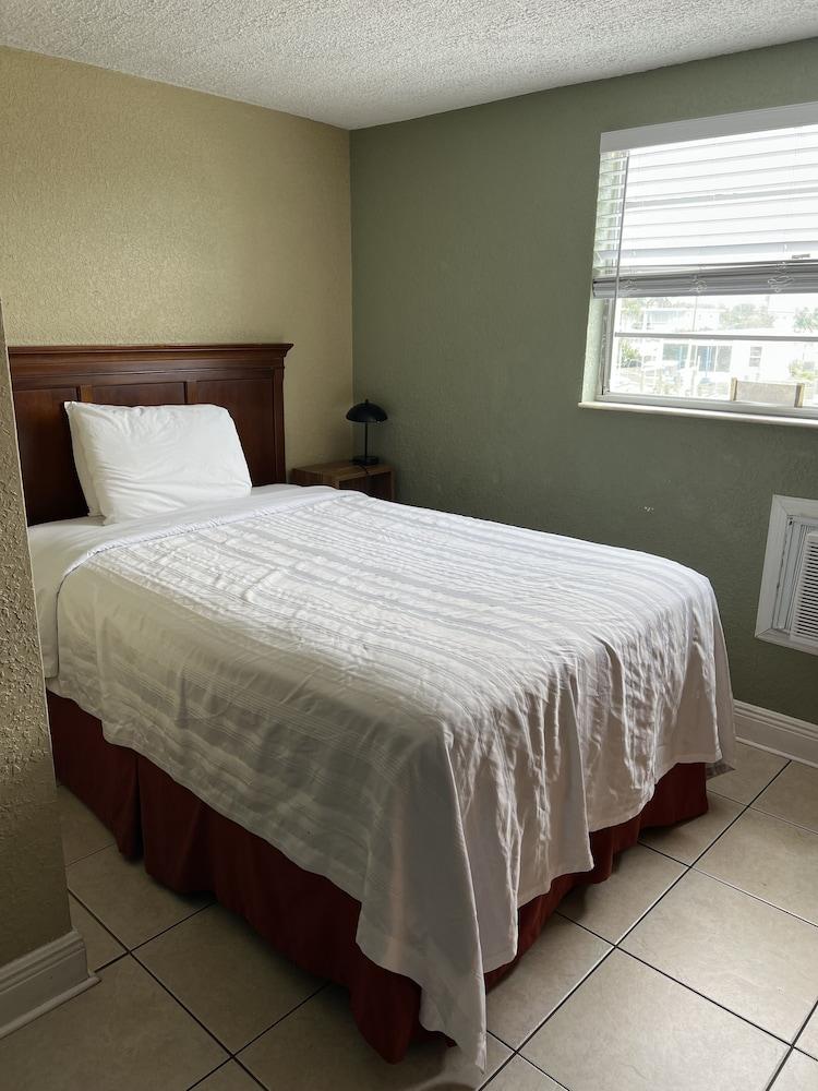 Bayside Inn And Marina Treasure Island Bagian luar foto