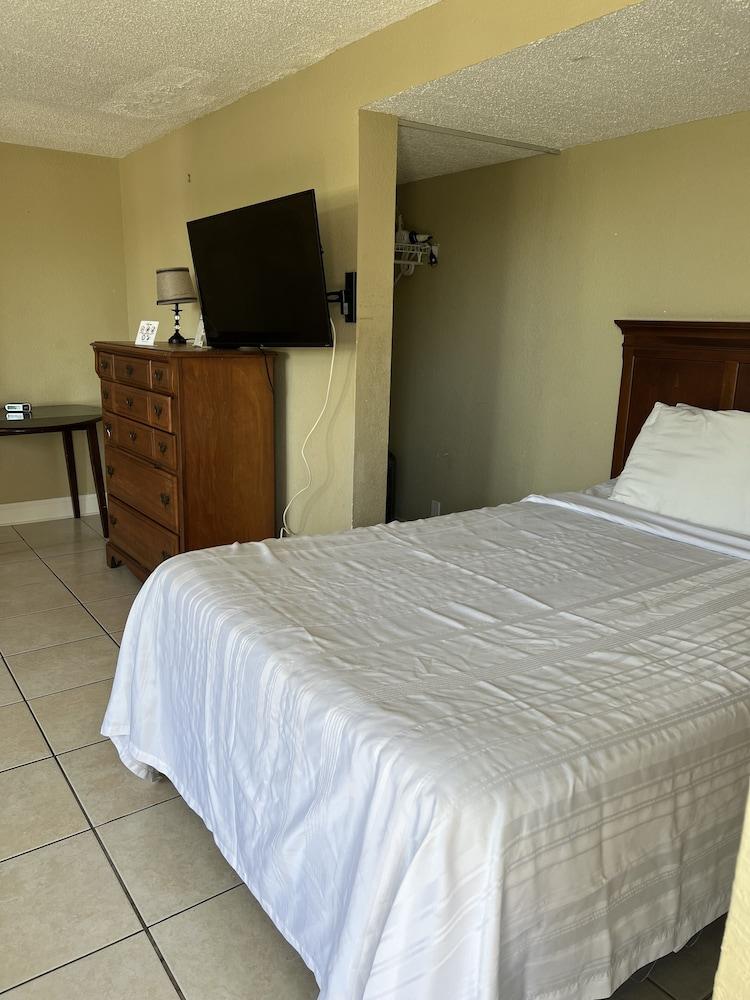 Bayside Inn And Marina Treasure Island Bagian luar foto