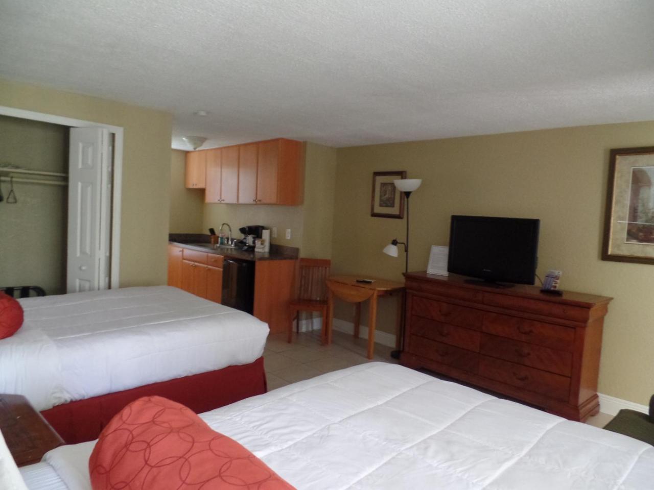 Bayside Inn And Marina Treasure Island Bagian luar foto